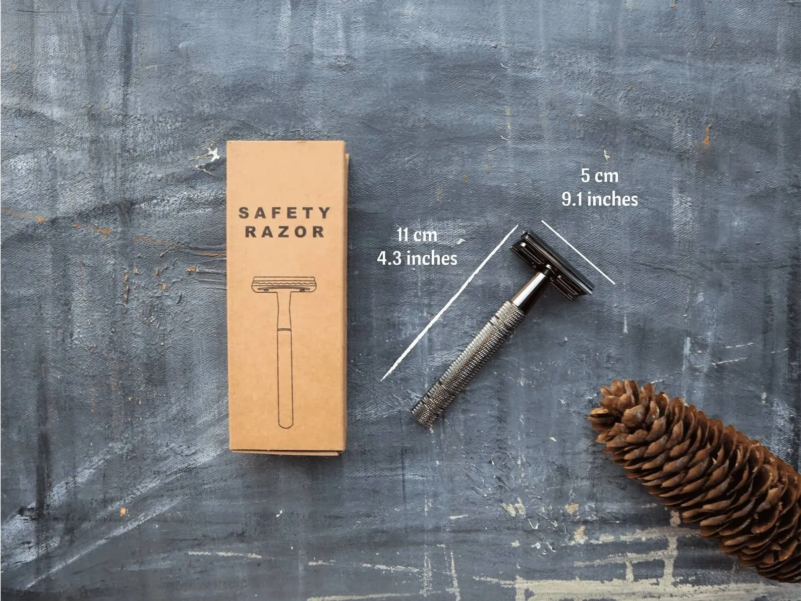 Double Edge Safety Razor with 5 Free Blades