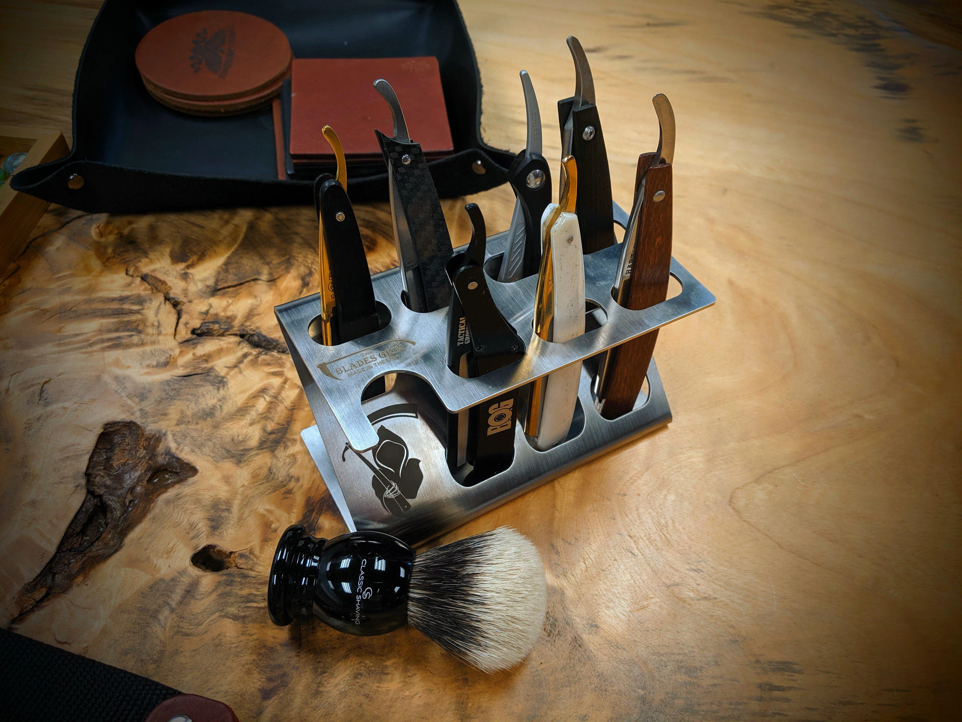 The Blades Grim - 7 Razor And a Brush - Z Stand